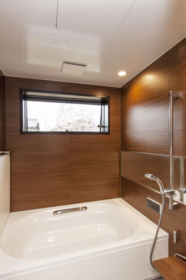 ���j�b�g�o�X���t�H�[��