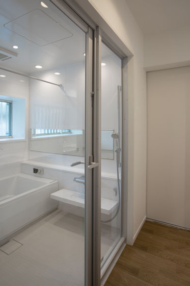 ���j�b�g�o�X���t�H�[��